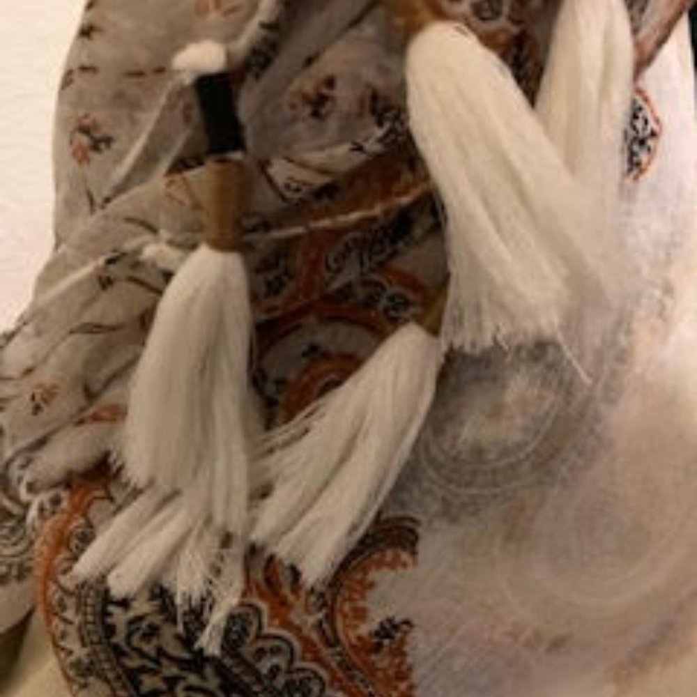 100% polyester scarf with tassels
